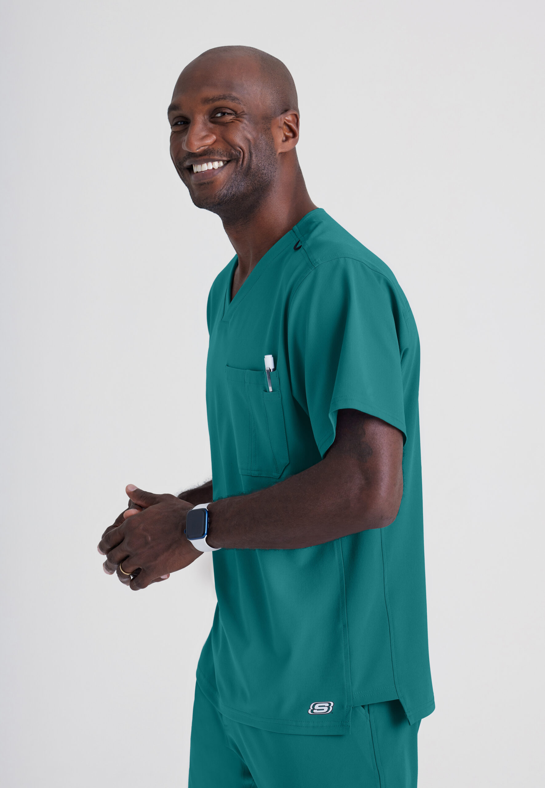 Skechers by Barco – Men’s Structure Crossover V-Neck Scrub Top - Image 2